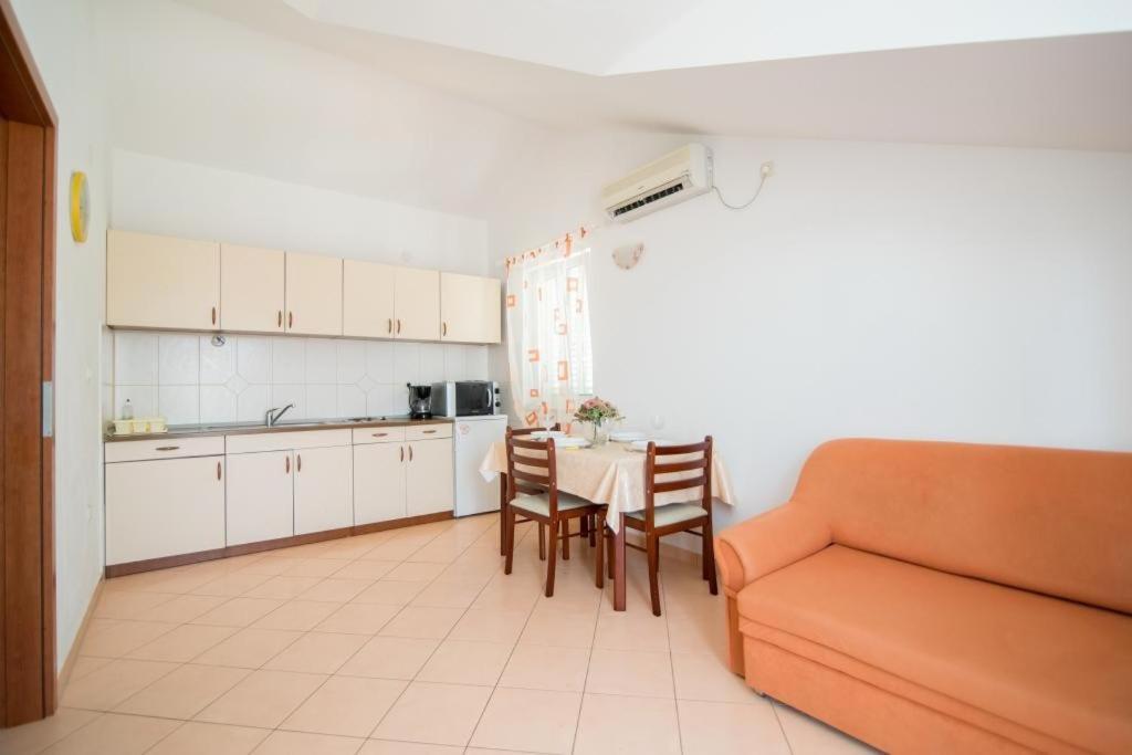 Apartments Batinic 수페타르 외부 사진